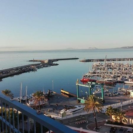 Appartamento Vista Al Faro Estepona Esterno foto